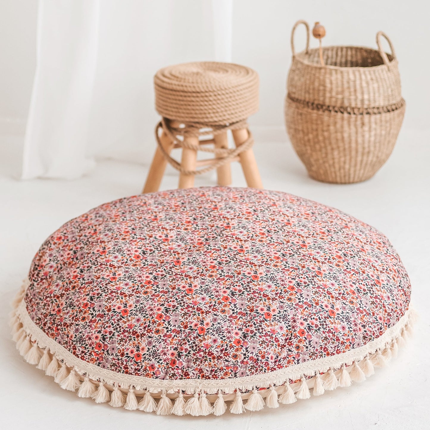 Fituraa™ Rose Floral Floor Cushion with Tassels (100 cm)